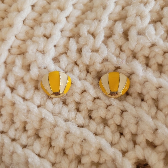 Vintage yellow earrings